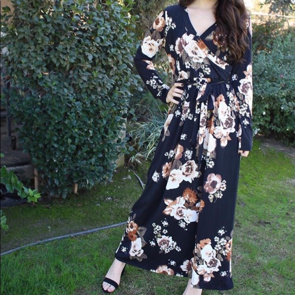Sleeved Floral Maxi Dress
